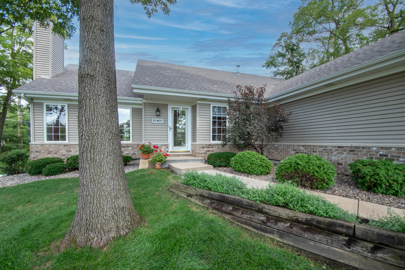 93 W Richton Road, Crete, IL 60417