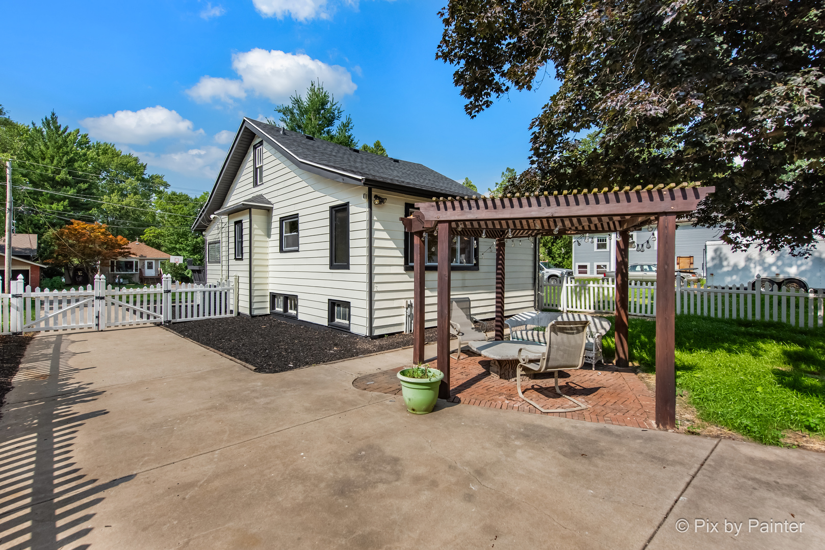 503 N River Road, Fox River Grove, IL 60021