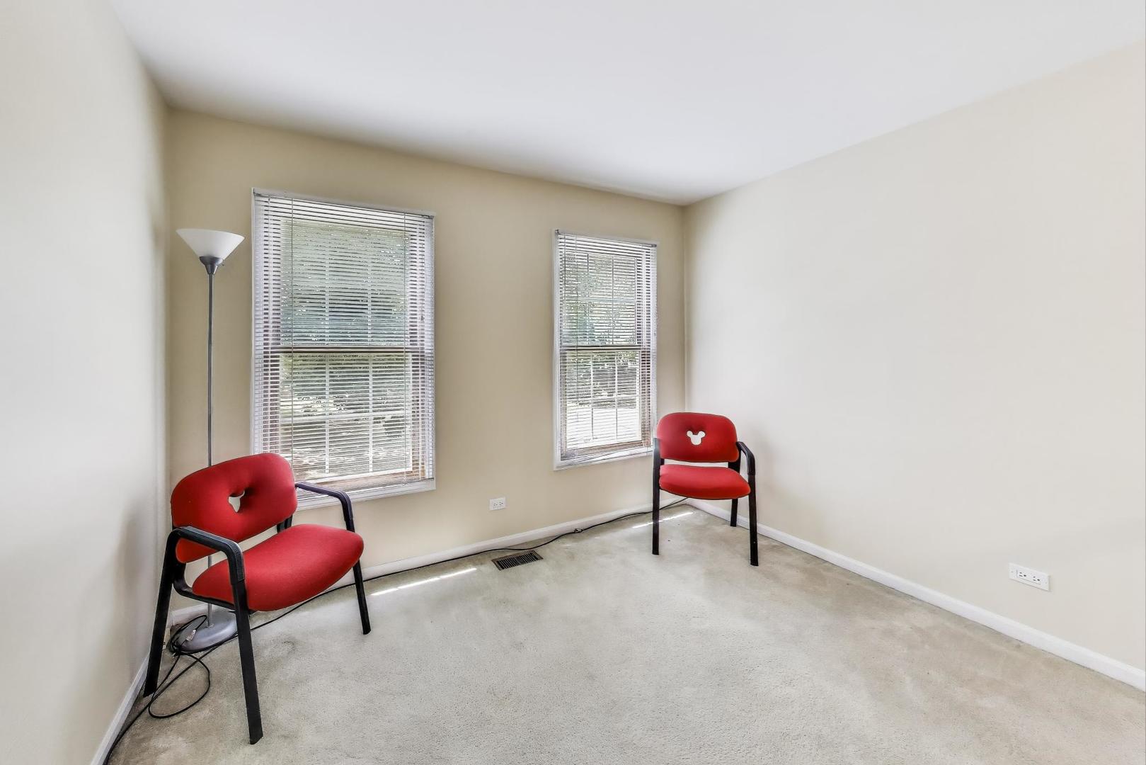 1113 Deep Woods Drive, Elgin, IL 60120
