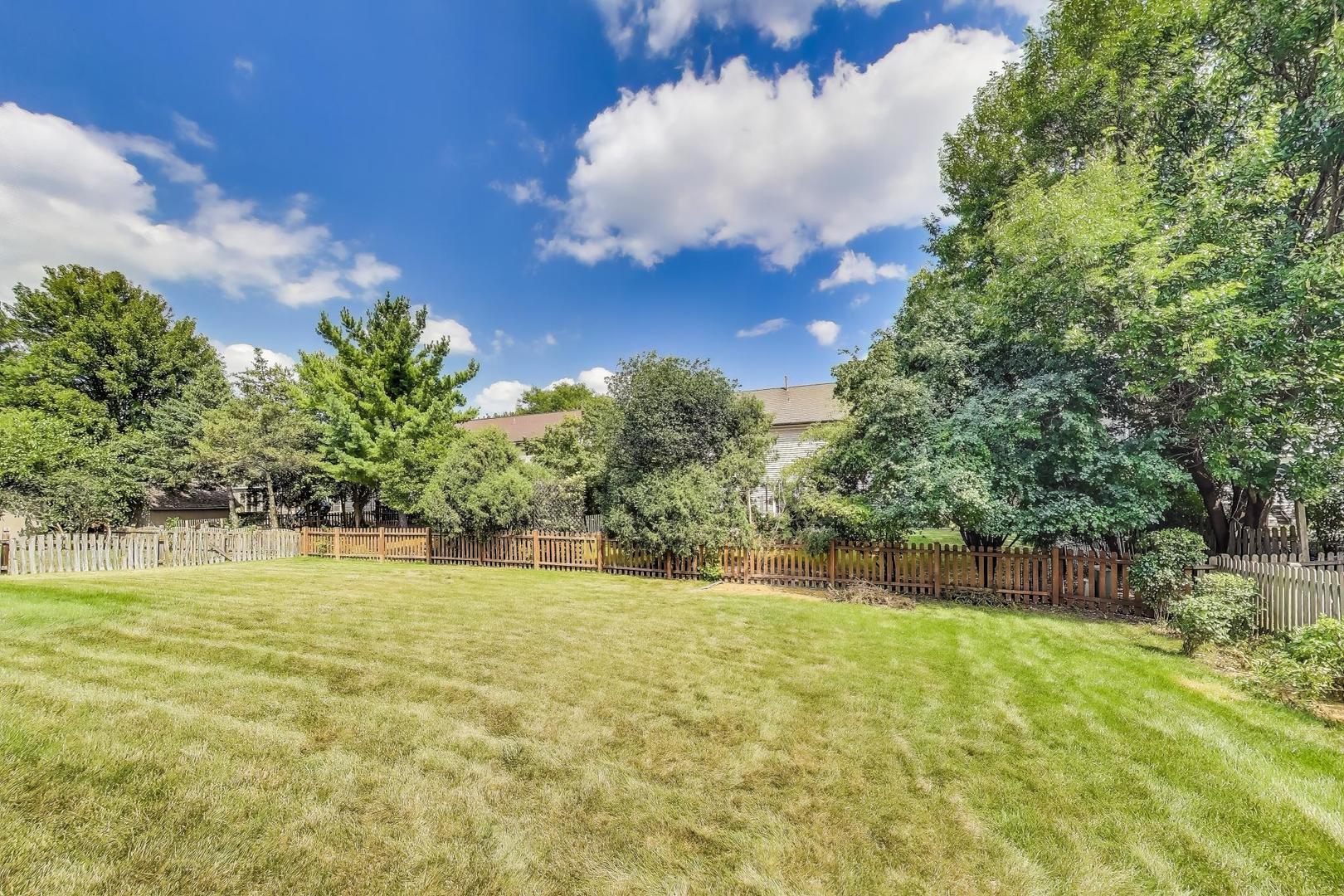 1113 Deep Woods Drive, Elgin, IL 60120