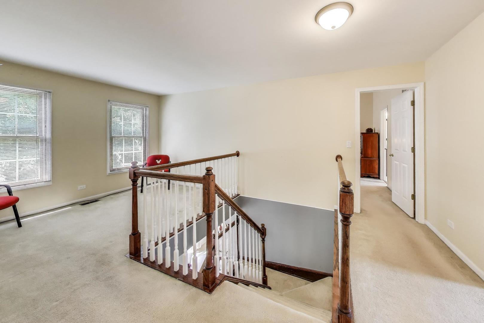 1113 Deep Woods Drive, Elgin, IL 60120