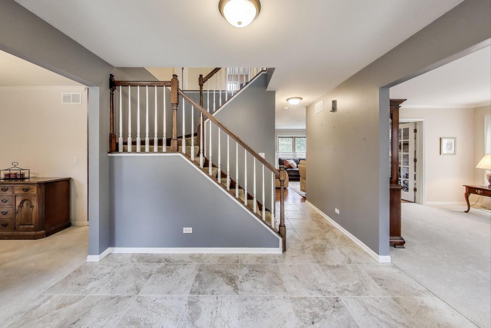1113 Deep Woods Drive, Elgin, IL 60120