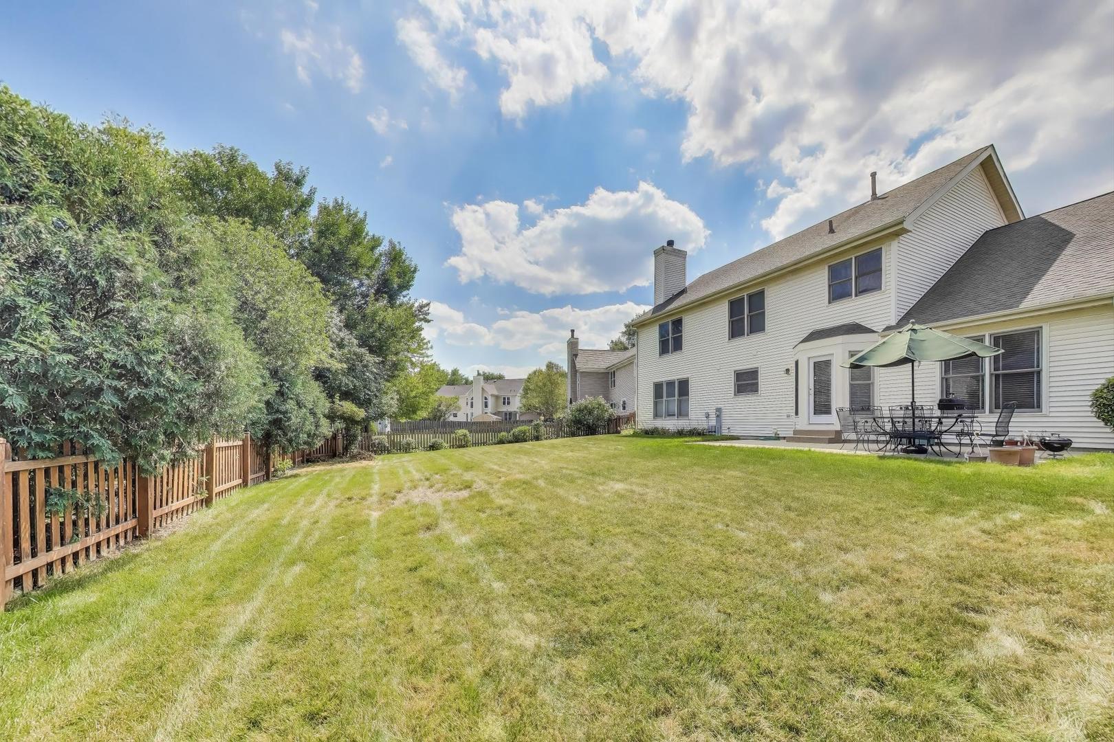 1113 Deep Woods Drive, Elgin, IL 60120