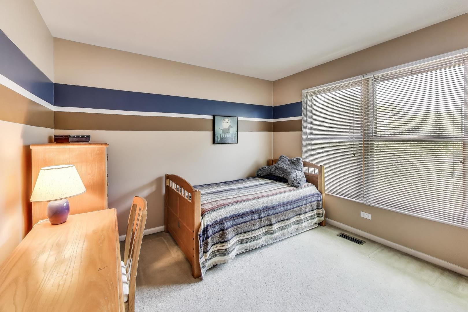 1113 Deep Woods Drive, Elgin, IL 60120