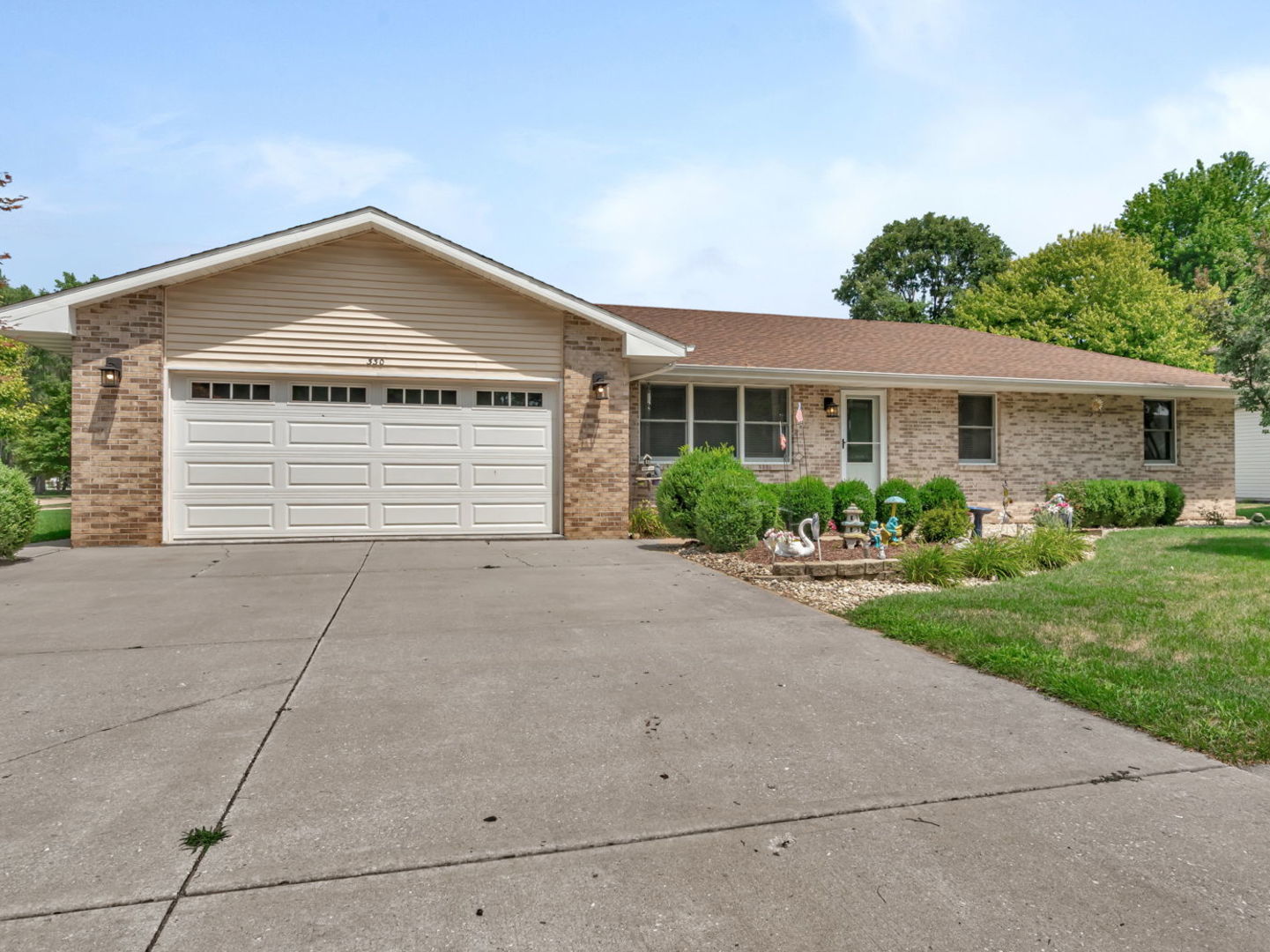 330 E Janet Drive, Braidwood, IL 60408