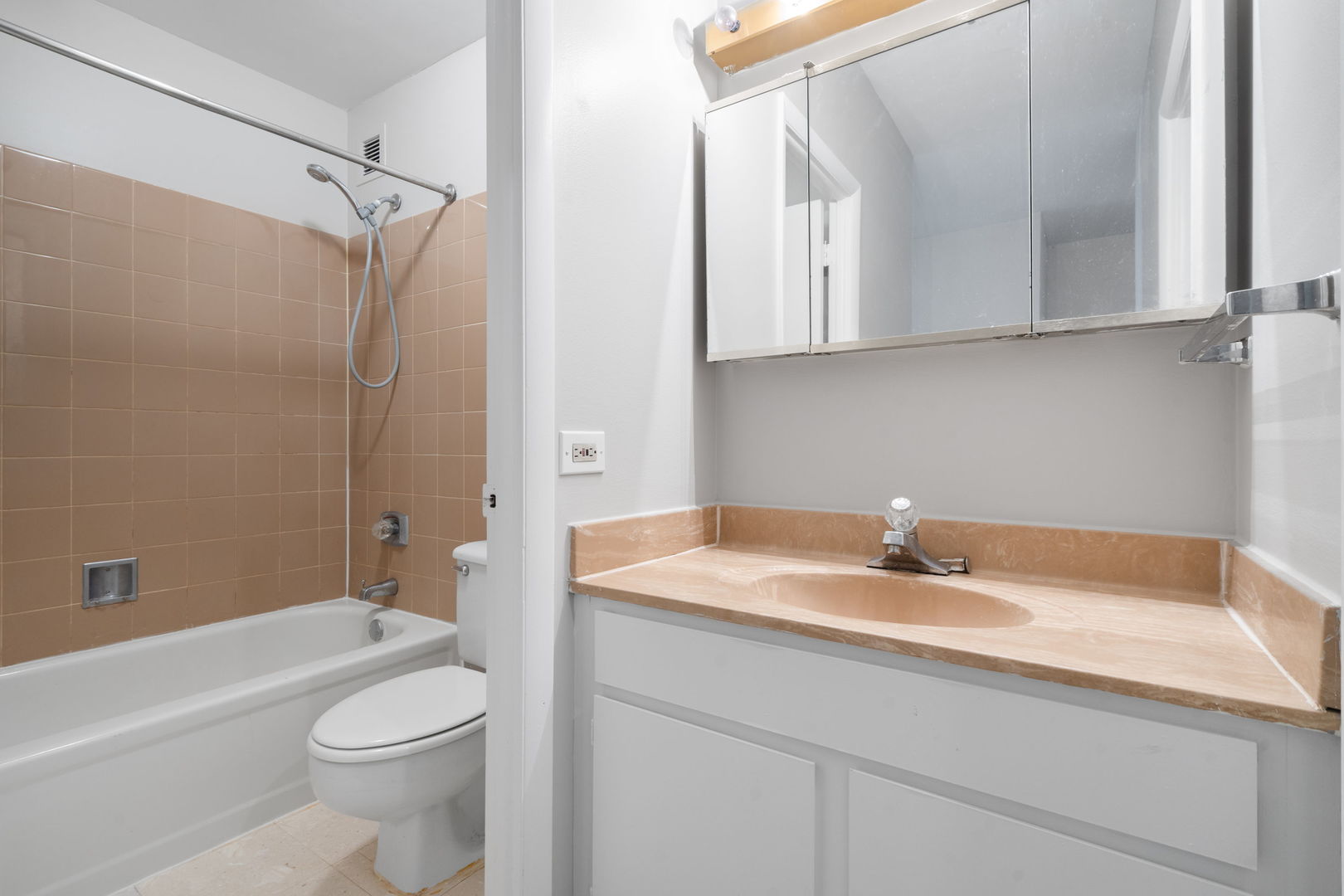 780 S federal Street #909, Chicago, IL 60605