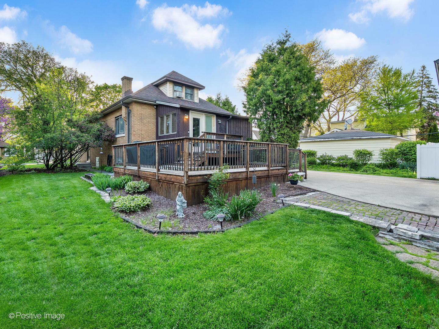 375 S BERKLEY Avenue, Elmhurst, IL 60126