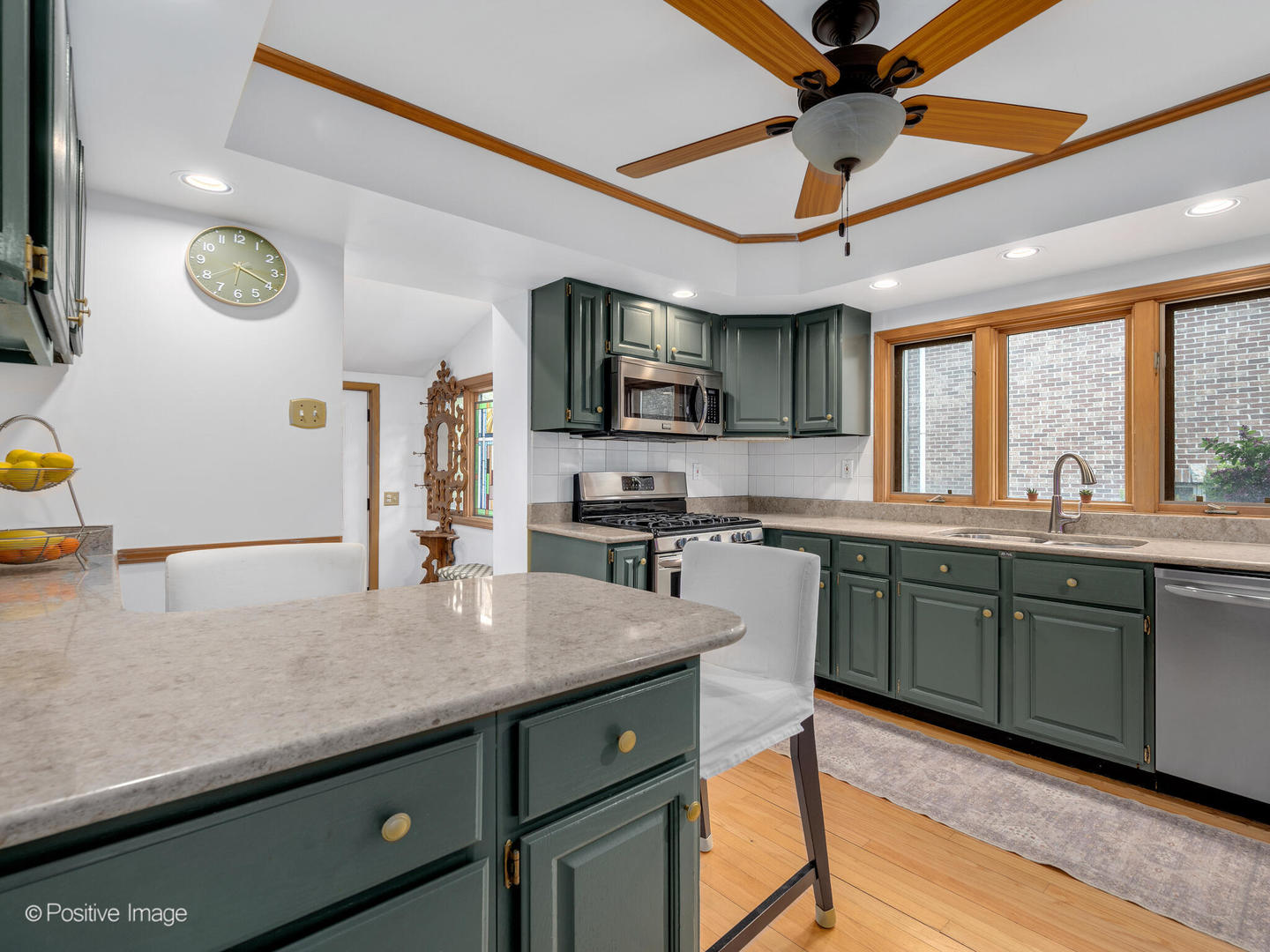 375 S BERKLEY Avenue, Elmhurst, IL 60126