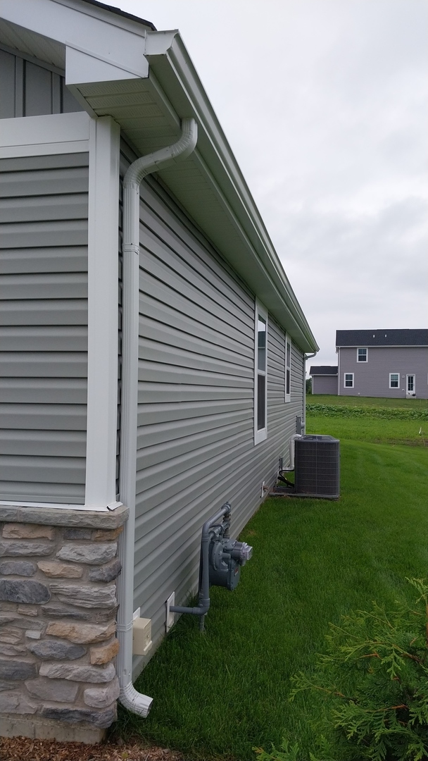121 CORNERSTONE Drive, Hampshire, IL 60140