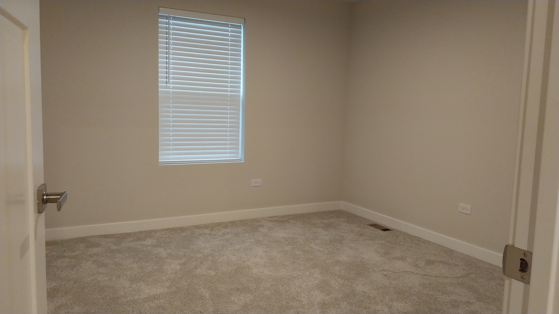 121 CORNERSTONE Drive, Hampshire, IL 60140