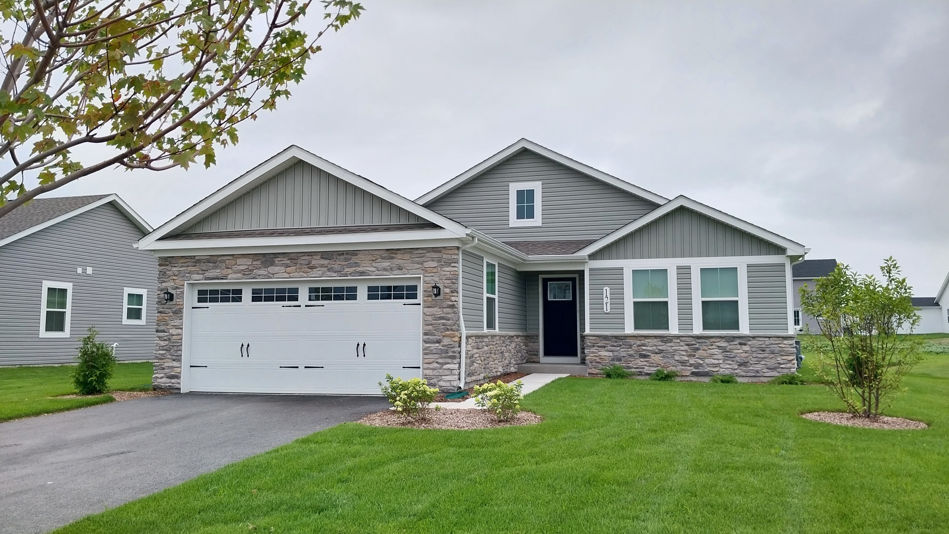 121 CORNERSTONE Drive, Hampshire, IL 60140