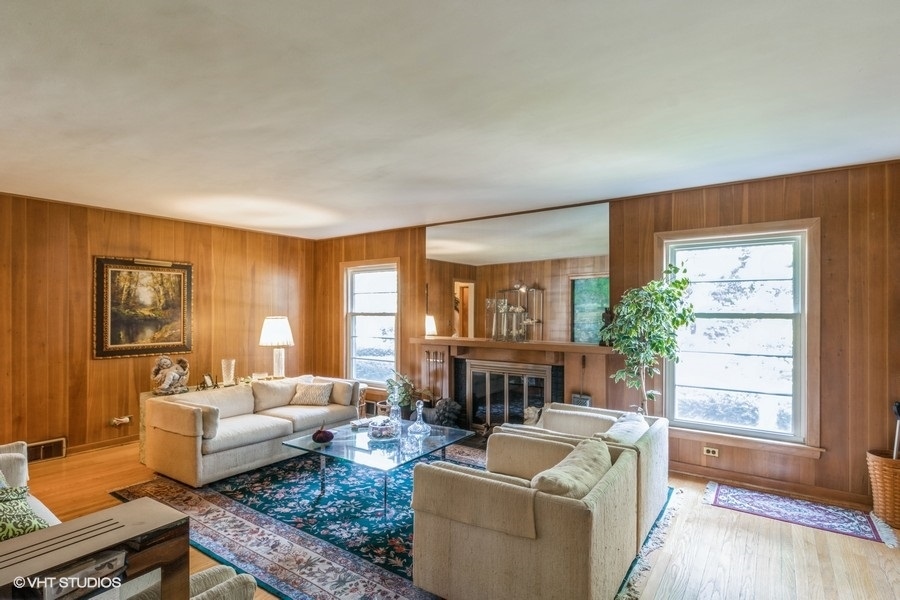 1105 N Harvard Avenue, Arlington Heights, IL 60004