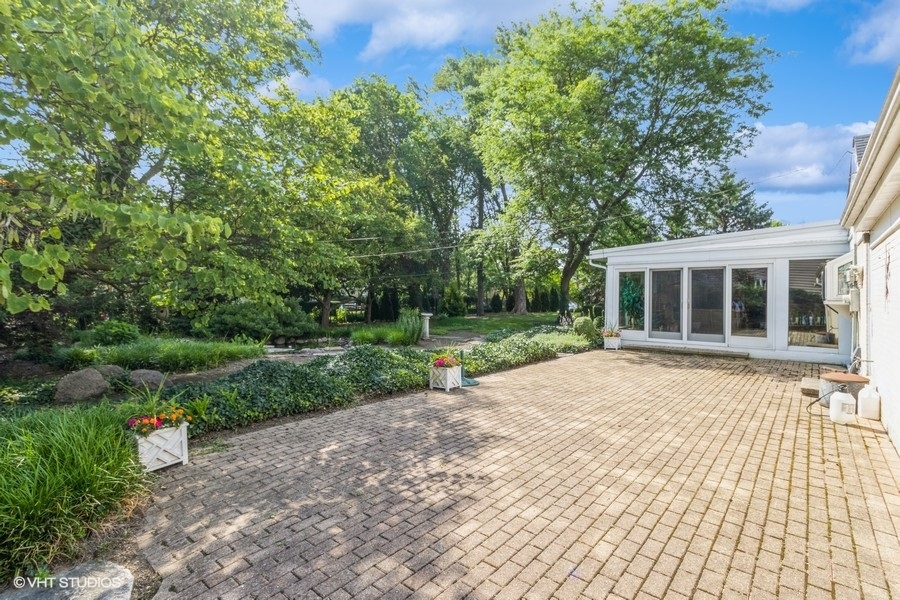 1105 N Harvard Avenue, Arlington Heights, IL 60004