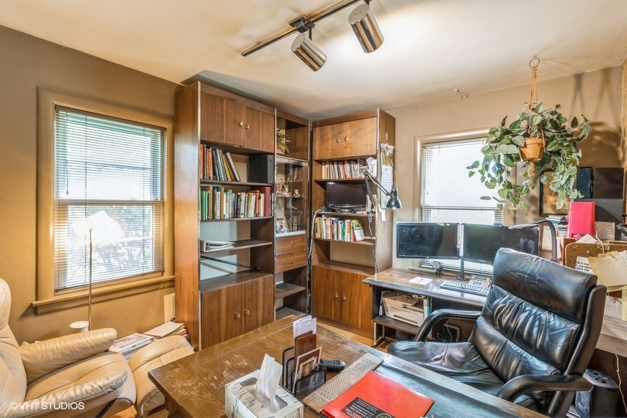 1105 N Harvard Avenue, Arlington Heights, IL 60004