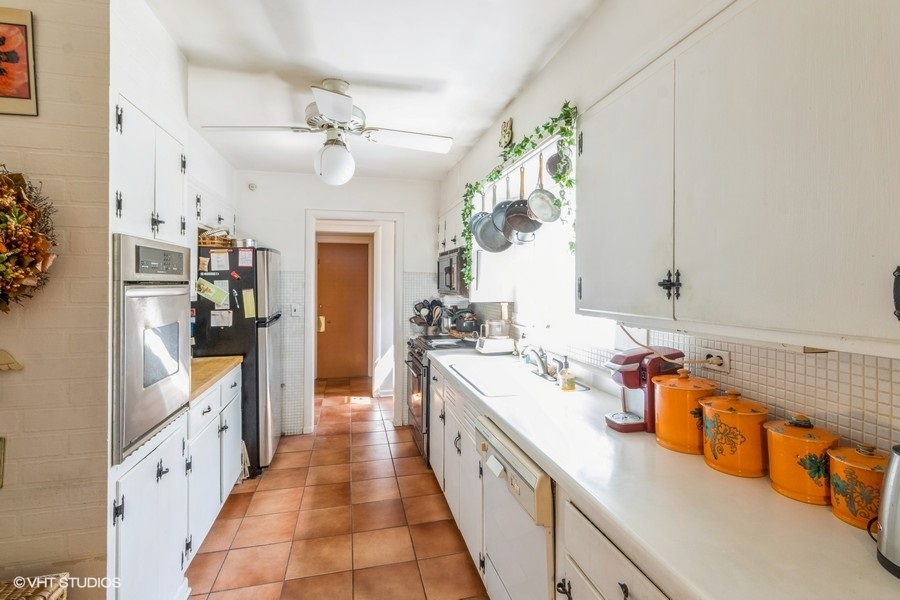 1105 N Harvard Avenue, Arlington Heights, IL 60004