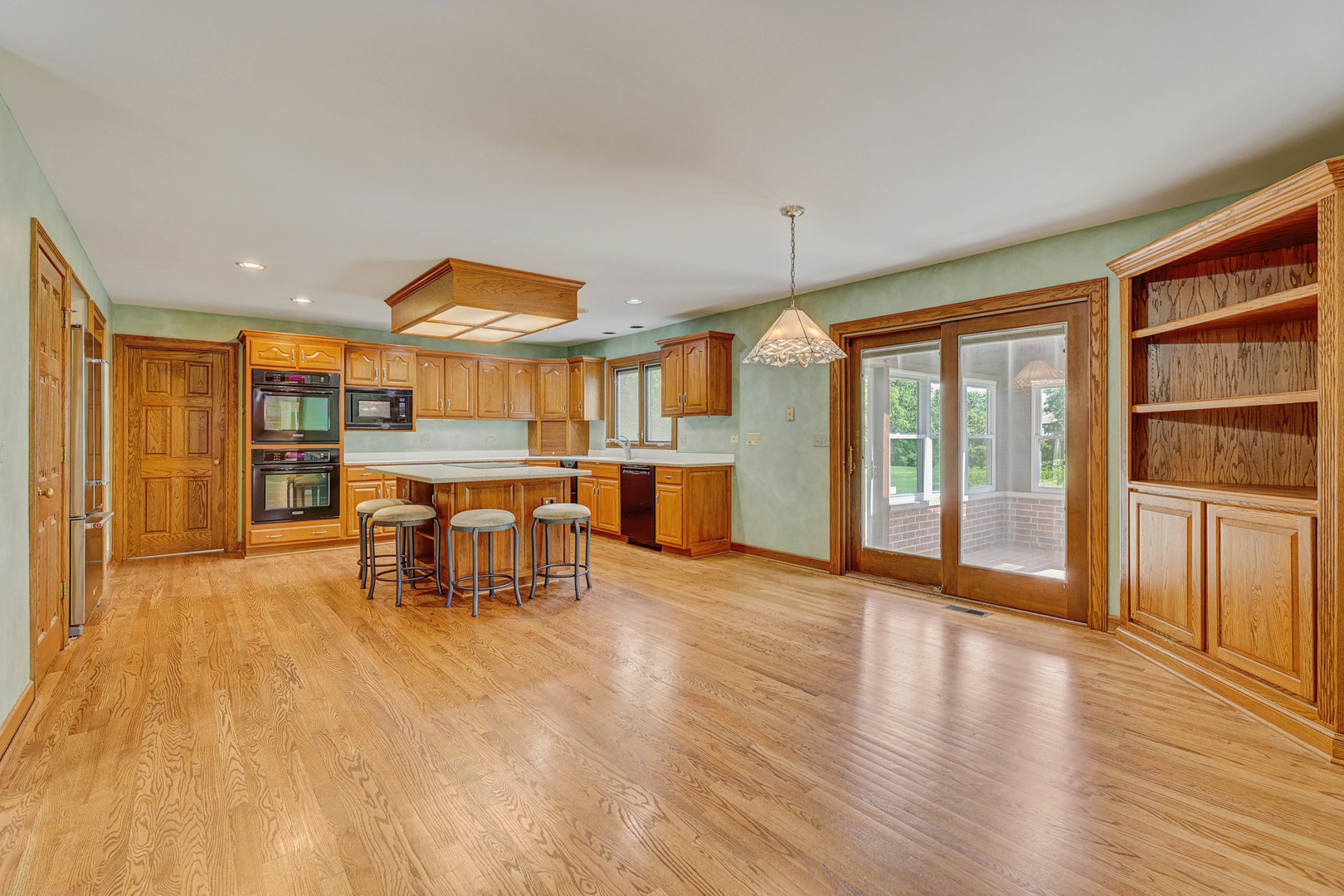 1609 Clover Drive, Inverness, IL 60067