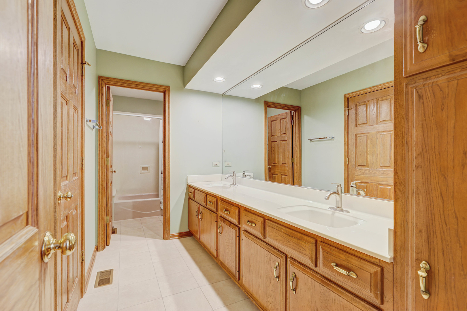 1609 Clover Drive, Inverness, IL 60067