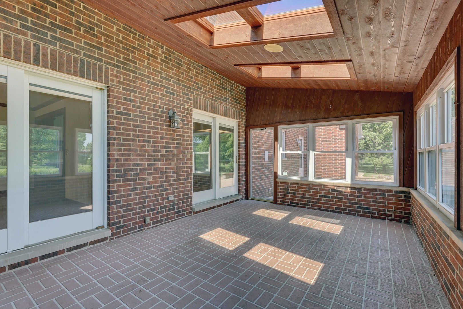 1609 Clover Drive, Inverness, IL 60067
