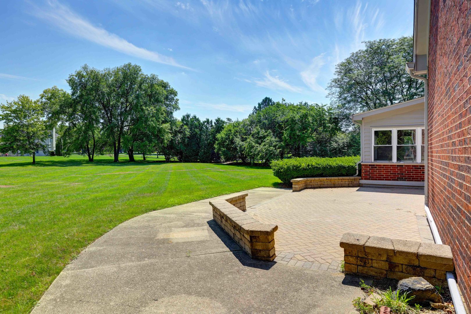1609 Clover Drive, Inverness, IL 60067