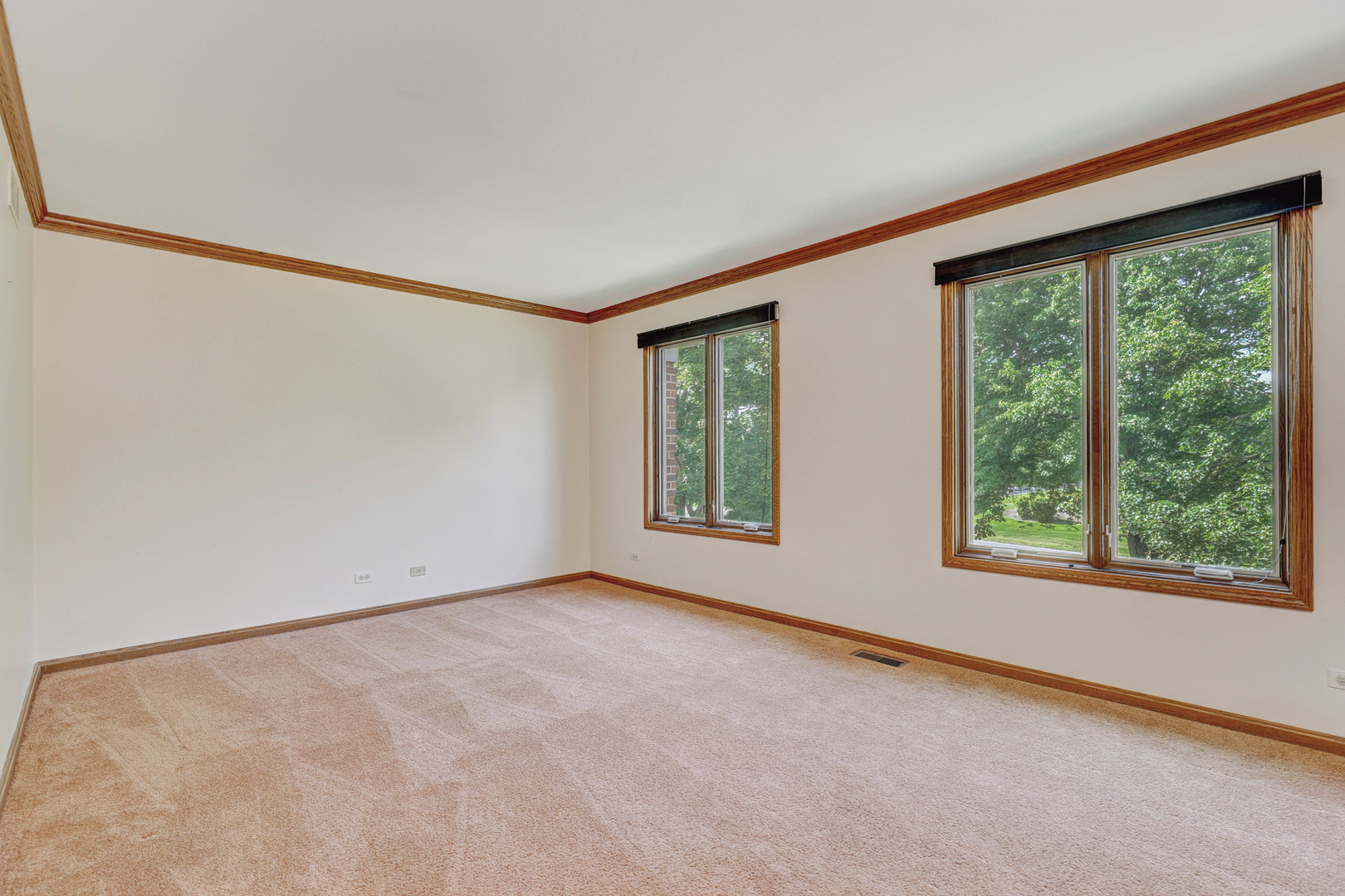 1609 Clover Drive, Inverness, IL 60067