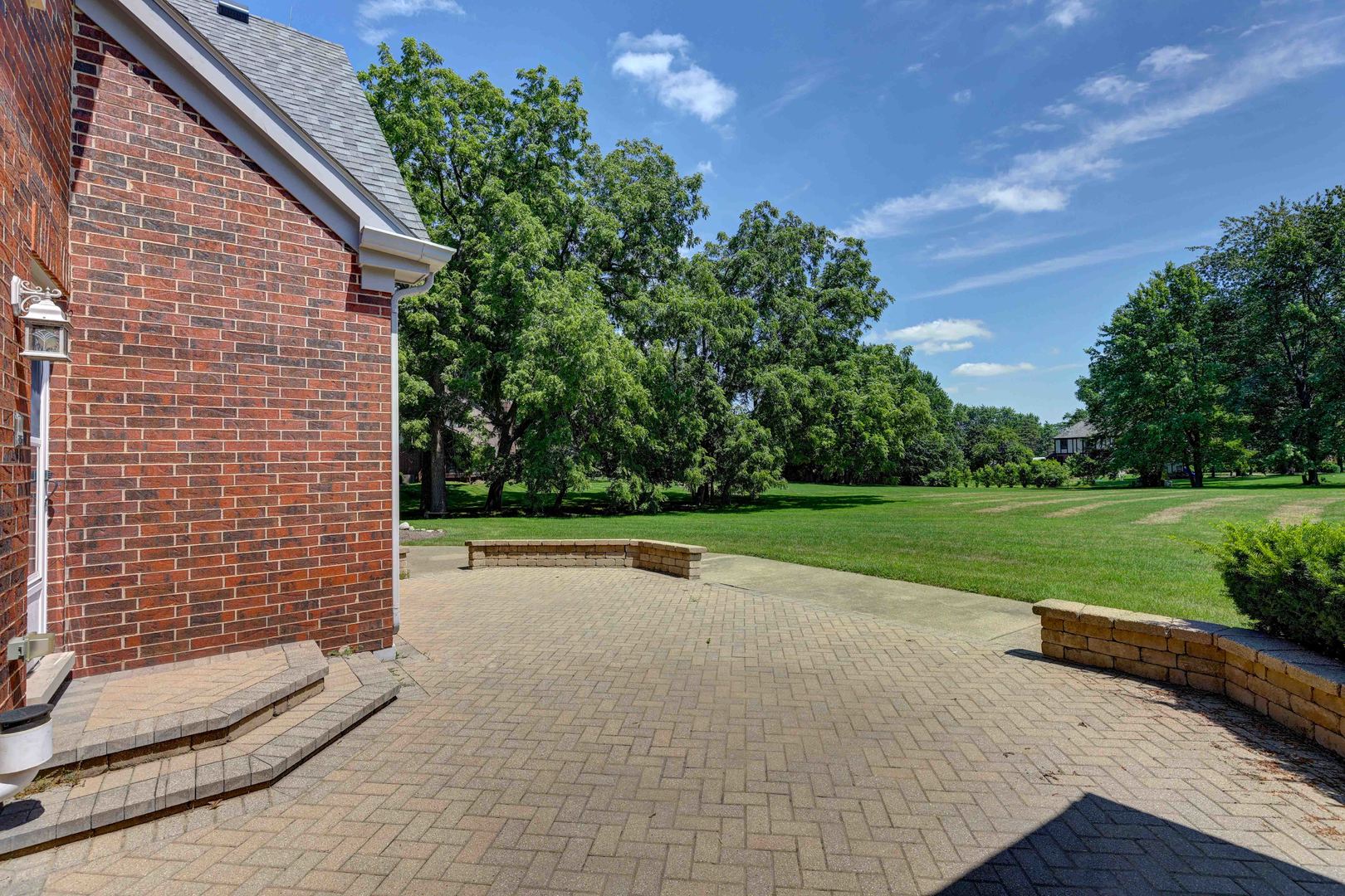 1609 Clover Drive, Inverness, IL 60067
