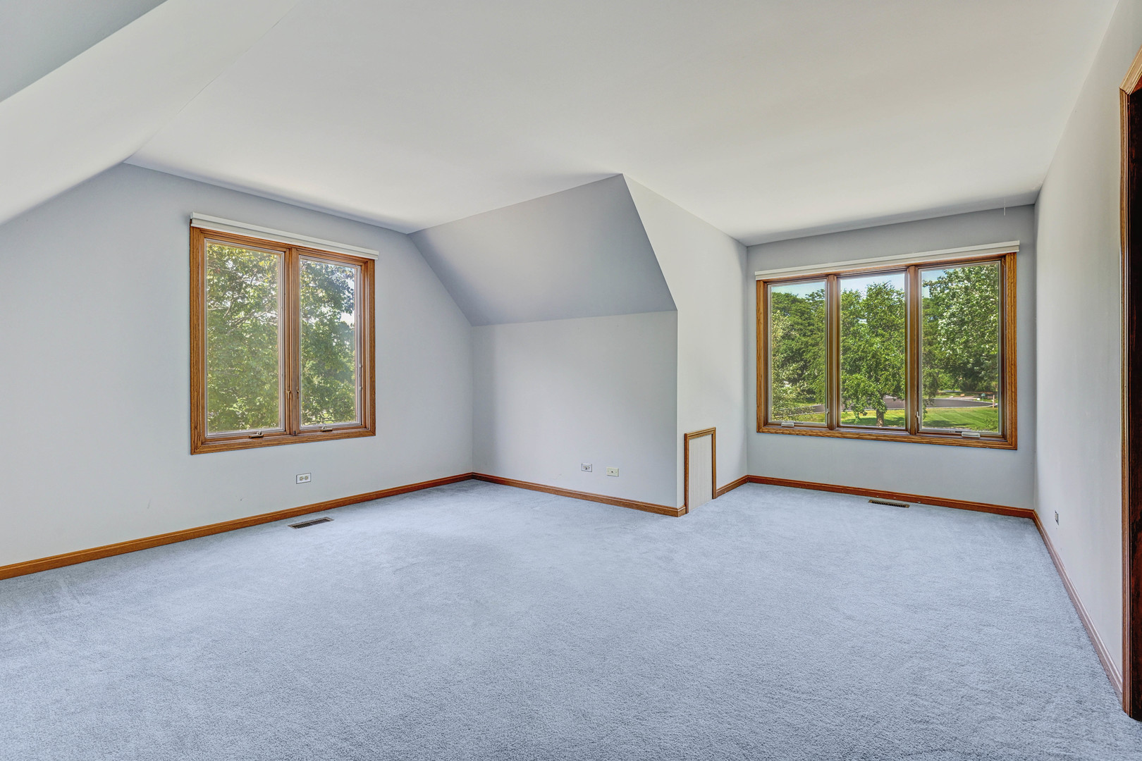 1609 Clover Drive, Inverness, IL 60067