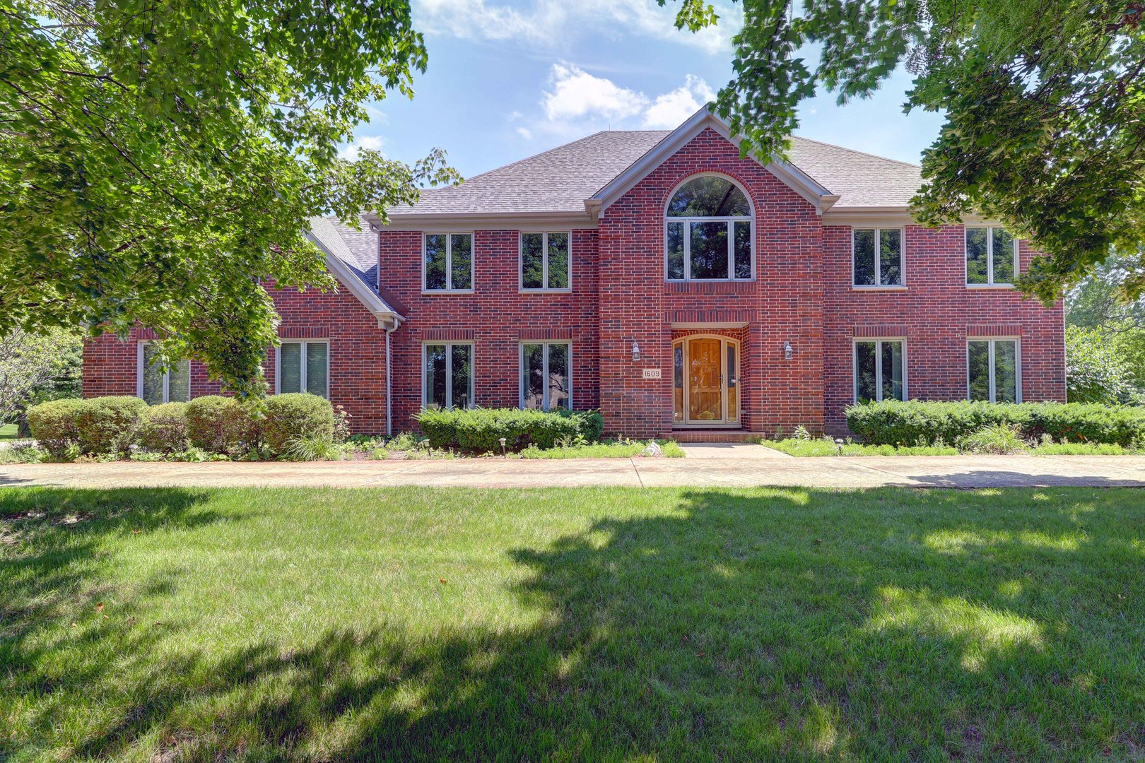 1609 Clover Drive, Inverness, IL 60067