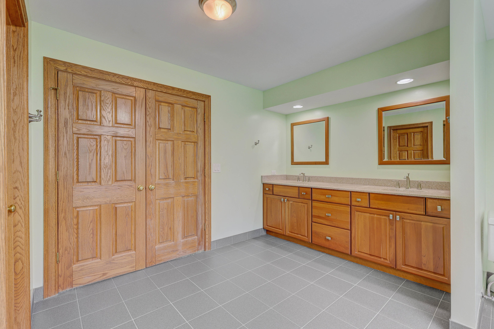 1609 Clover Drive, Inverness, IL 60067