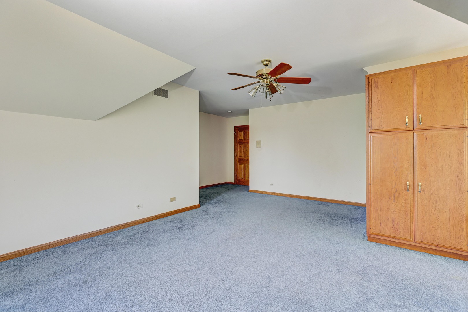 1609 Clover Drive, Inverness, IL 60067