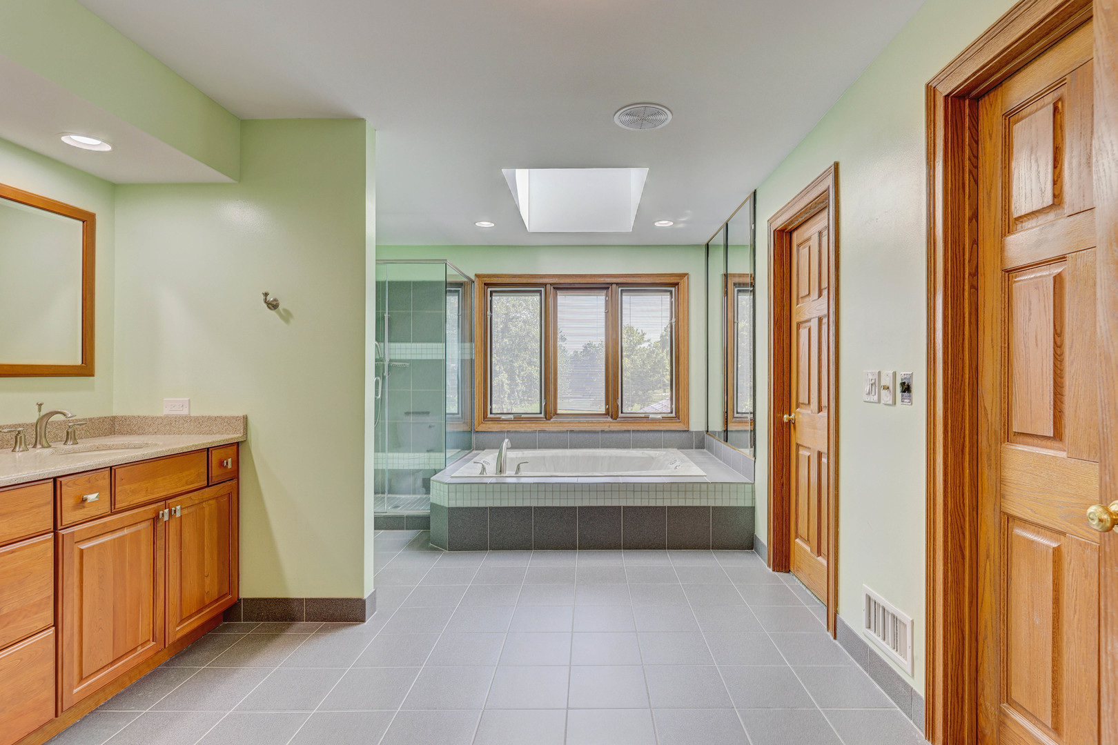 1609 Clover Drive, Inverness, IL 60067