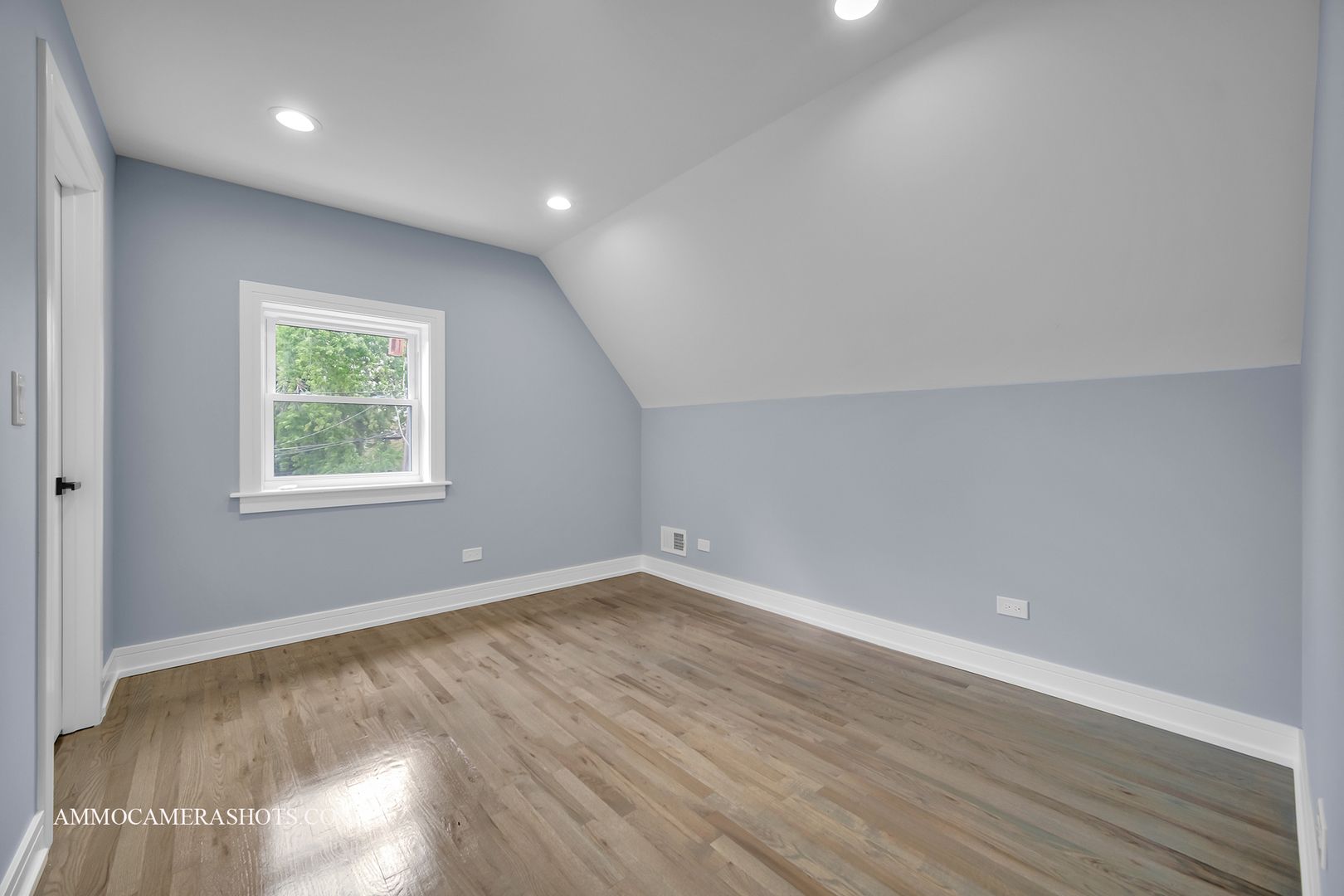 10234 S Saint Lawrence Avenue, Chicago, IL 60628