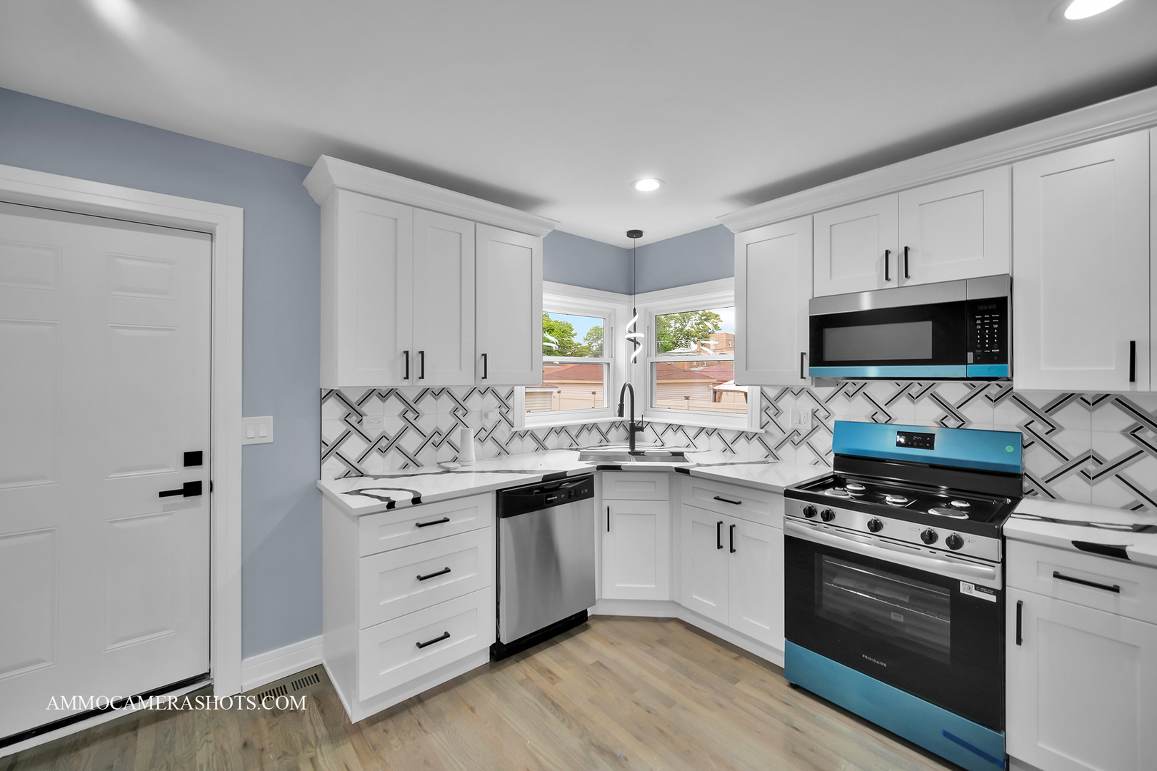 10234 S Saint Lawrence Avenue, Chicago, IL 60628