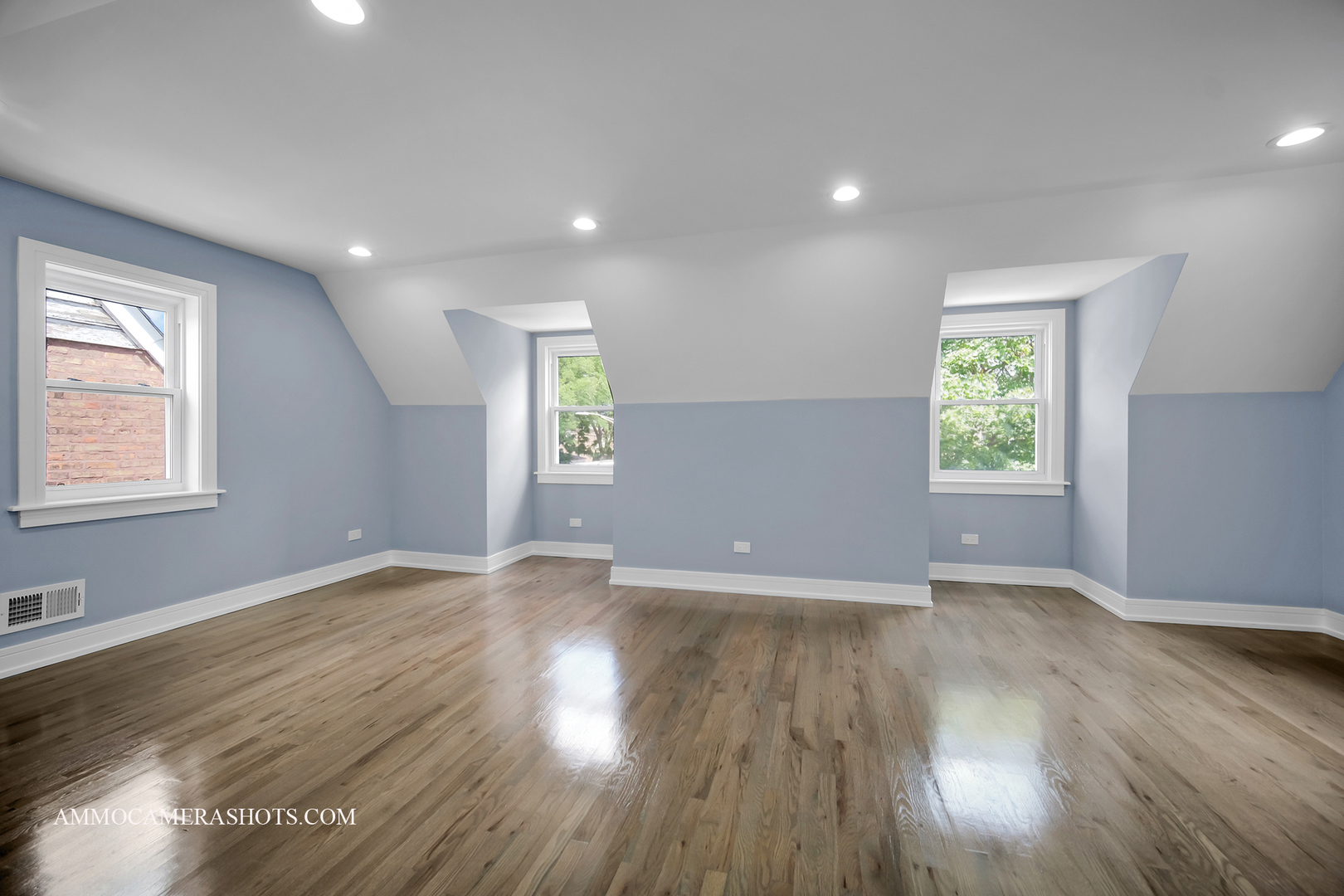 10234 S Saint Lawrence Avenue, Chicago, IL 60628
