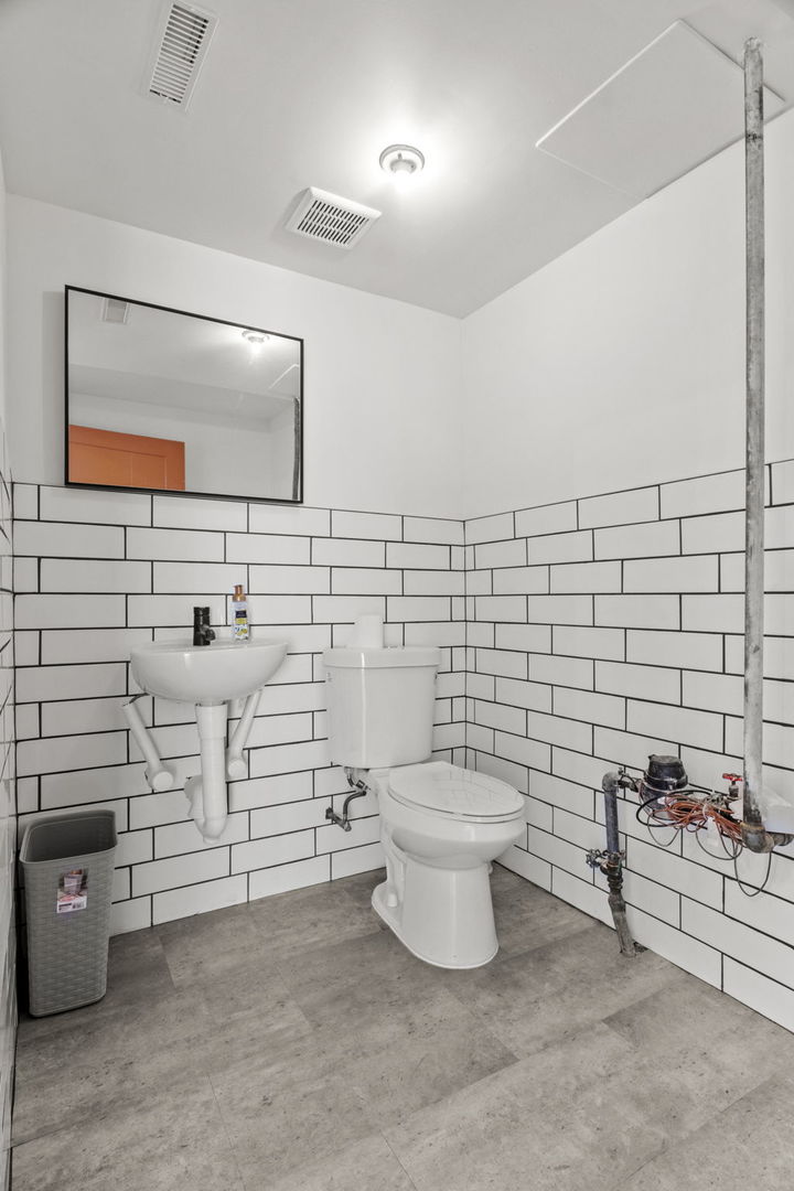 5110 W Fullerton Avenue, Chicago, IL 60639