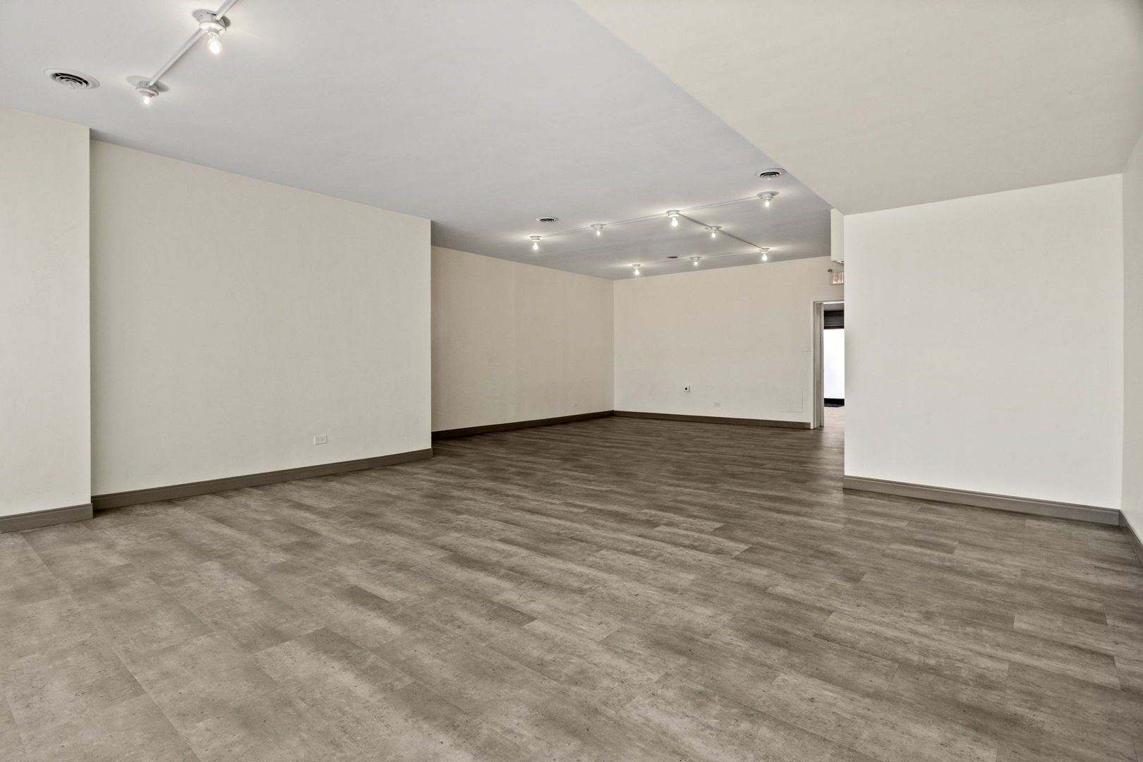 5110 W Fullerton Avenue, Chicago, IL 60639