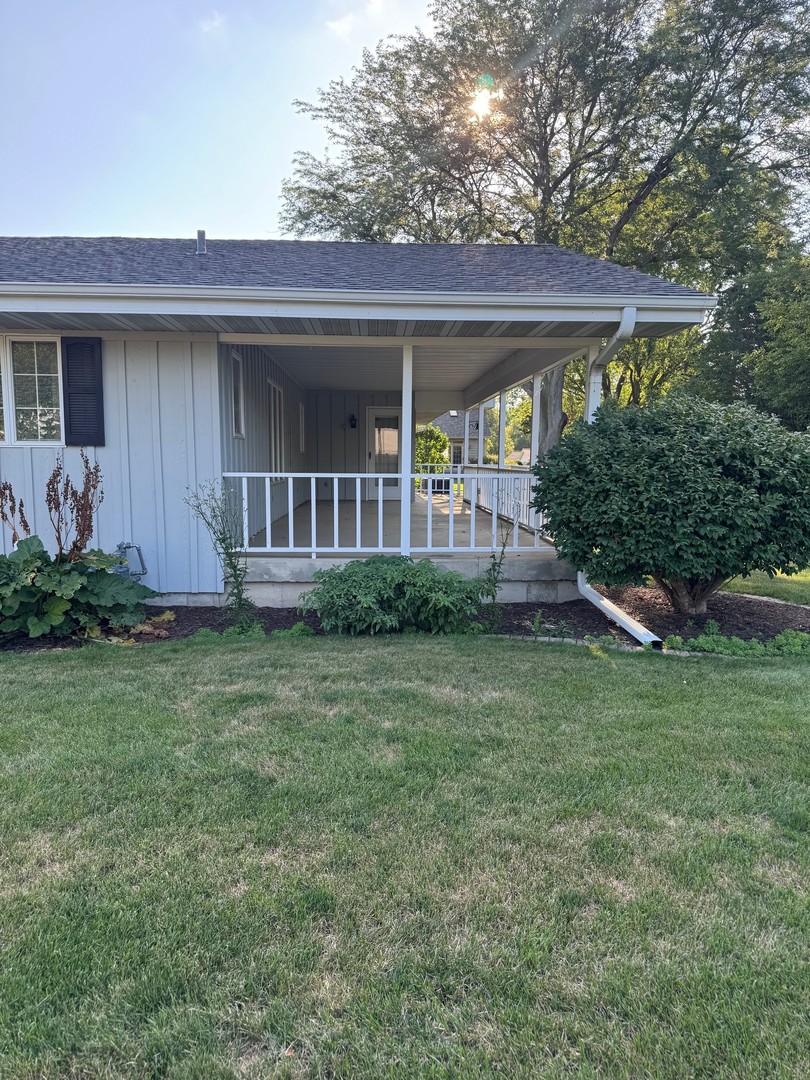 541 E Cloverlane Drive, Sycamore, IL 60178