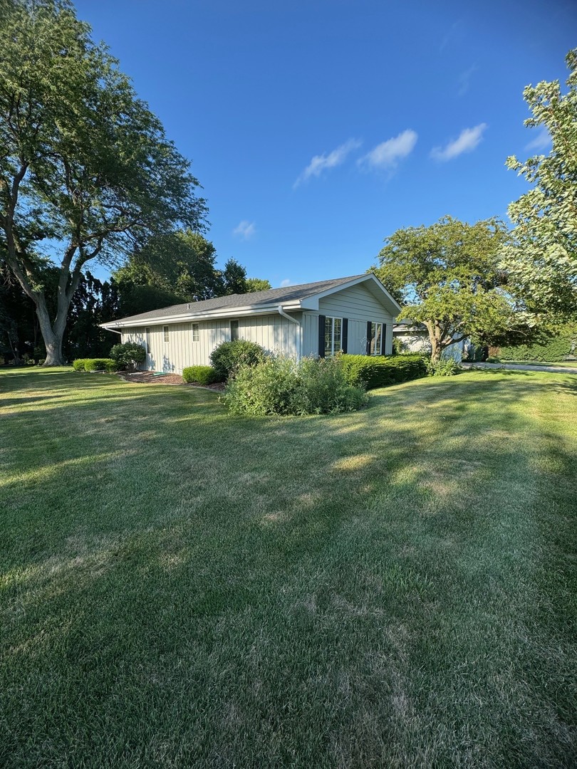 541 E Cloverlane Drive, Sycamore, IL 60178
