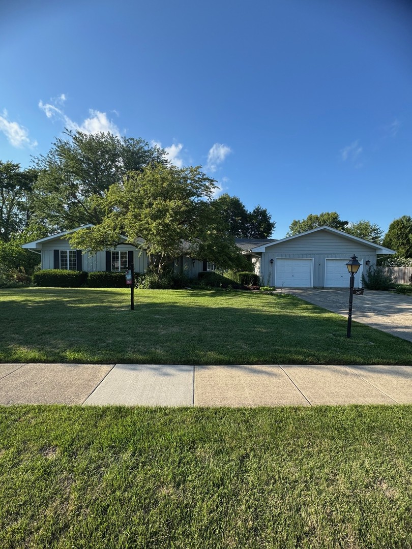 541 E Cloverlane Drive, Sycamore, IL 60178