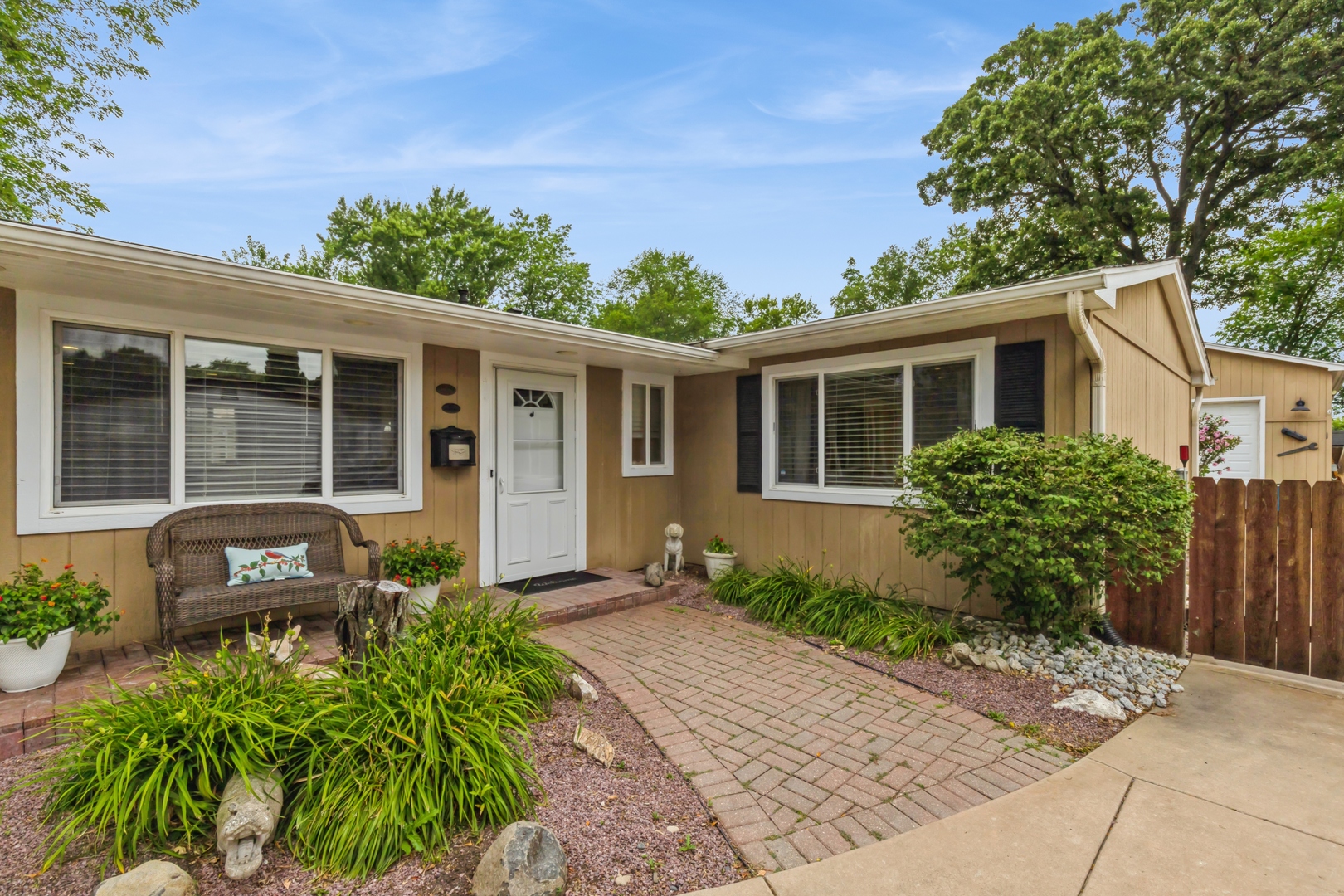 18564 W Judy Drive, Gurnee, IL 60031