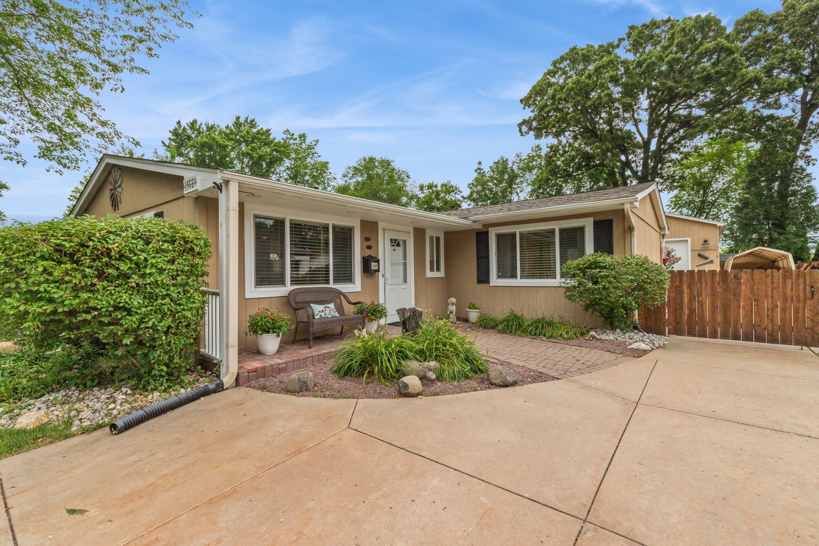 18564 W Judy Drive, Gurnee, IL 60031