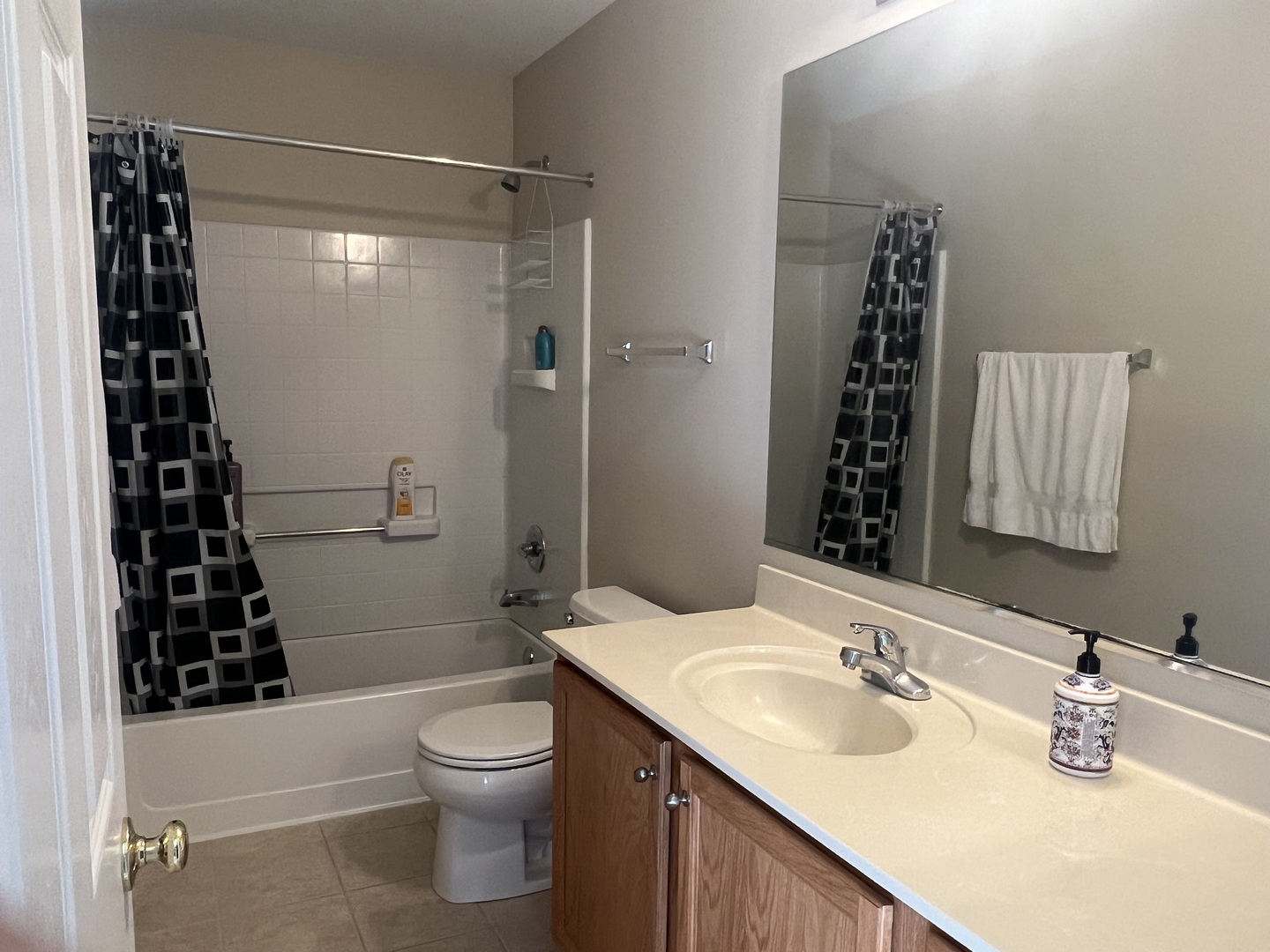 1861 Crenshaw Circle, Vernon Hills, IL 60061