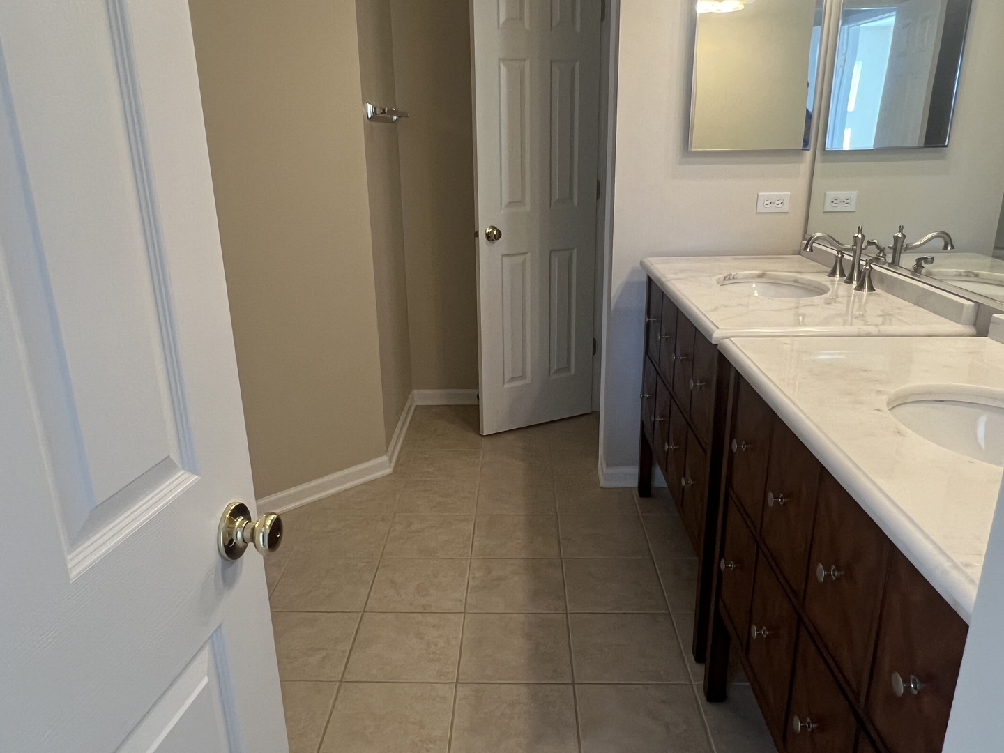 1861 Crenshaw Circle, Vernon Hills, IL 60061