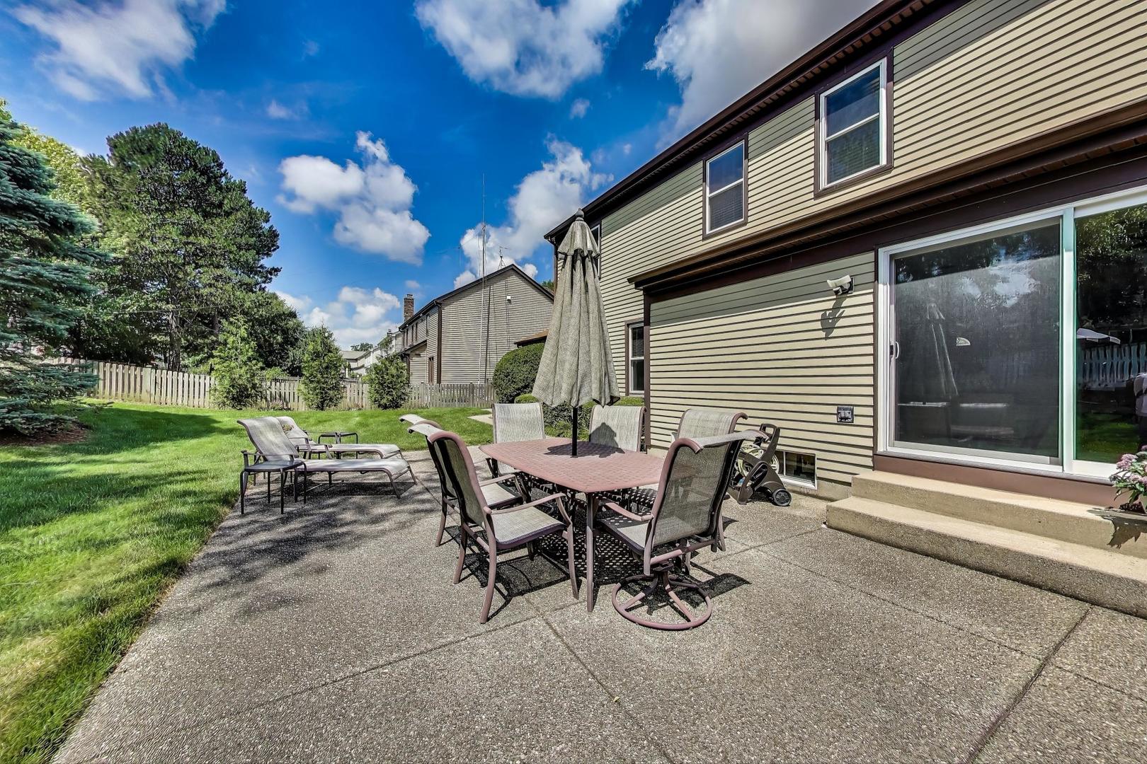 715 W Whiting Lane, Arlington Heights, IL 60004