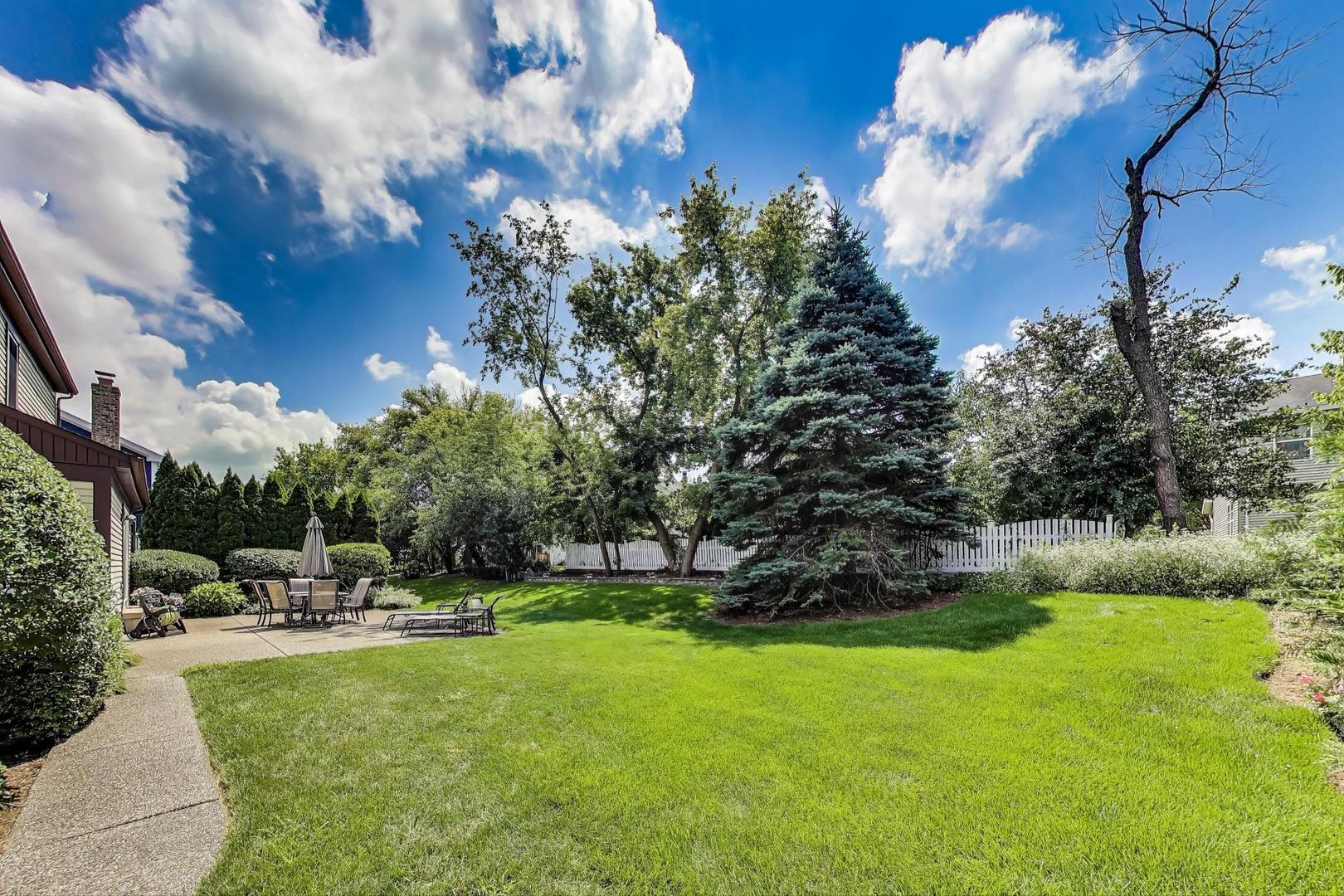 715 W Whiting Lane, Arlington Heights, IL 60004
