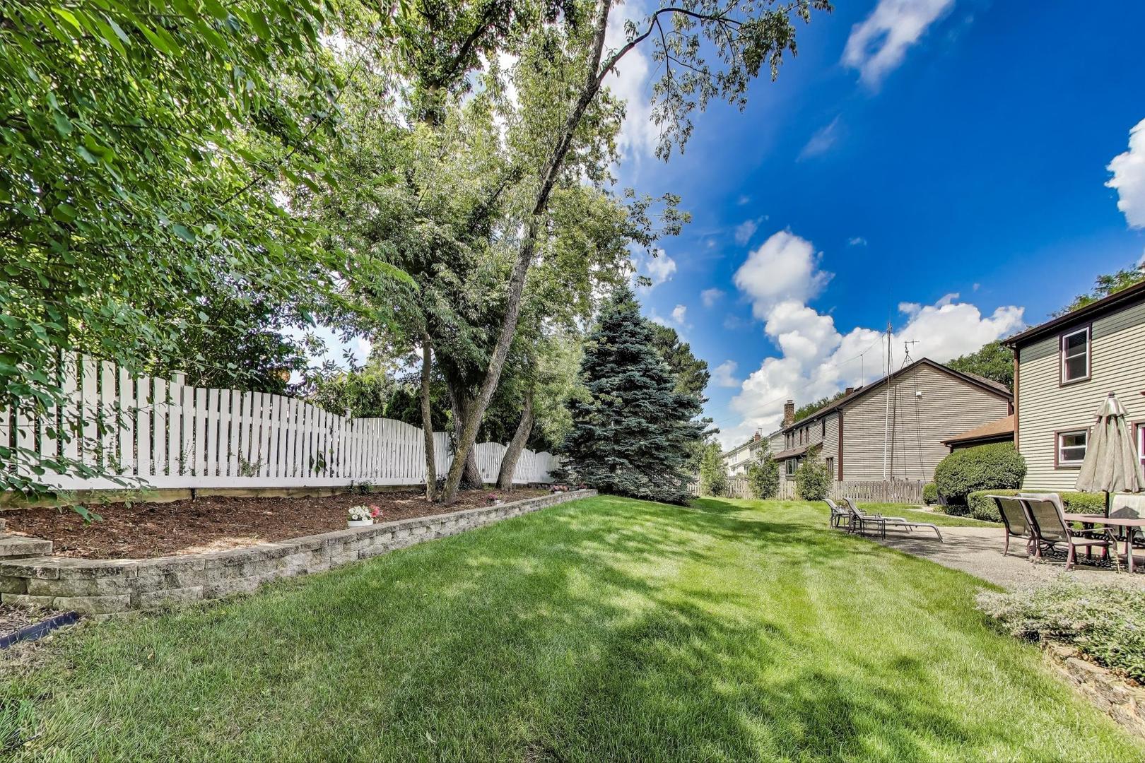 715 W Whiting Lane, Arlington Heights, IL 60004