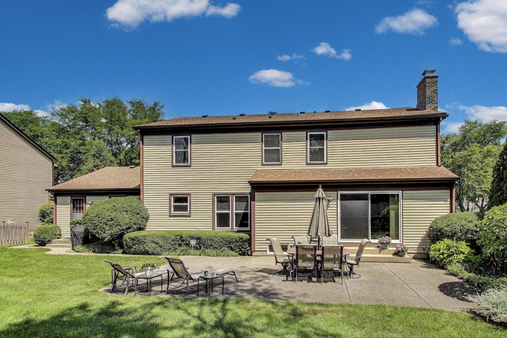 715 W Whiting Lane, Arlington Heights, IL 60004