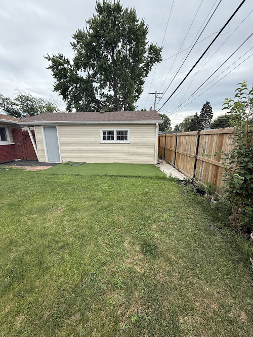 9906 S California Avenue, Evergreen Park, IL 60805