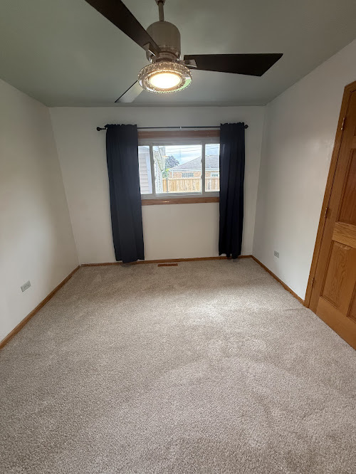 9906 S California Avenue, Evergreen Park, IL 60805