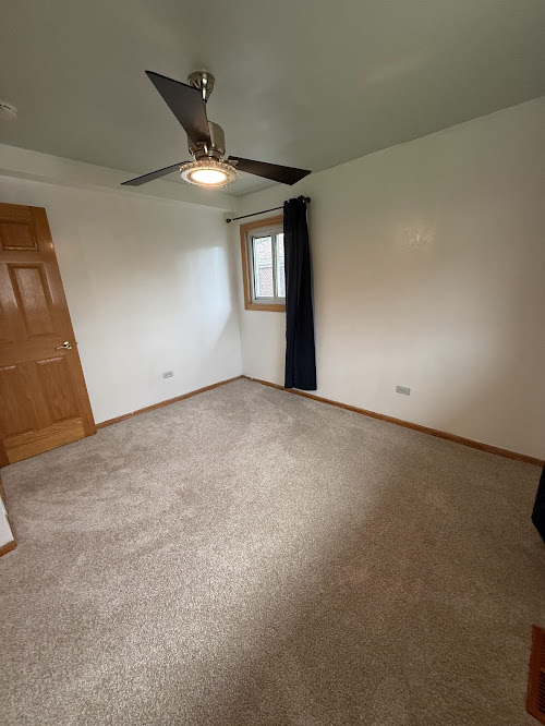 9906 S California Avenue, Evergreen Park, IL 60805