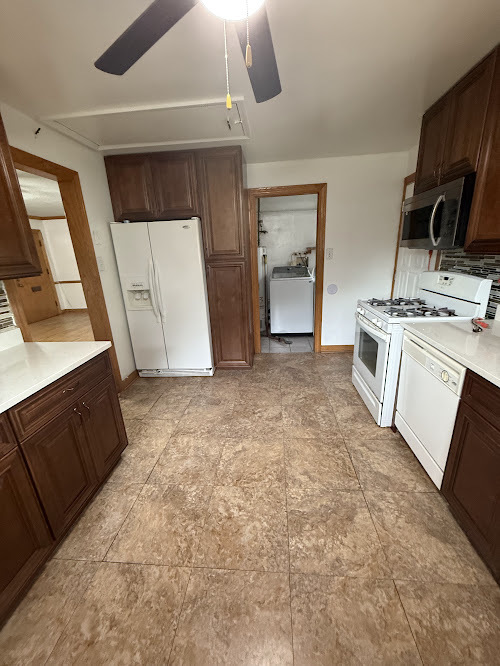 9906 S California Avenue, Evergreen Park, IL 60805